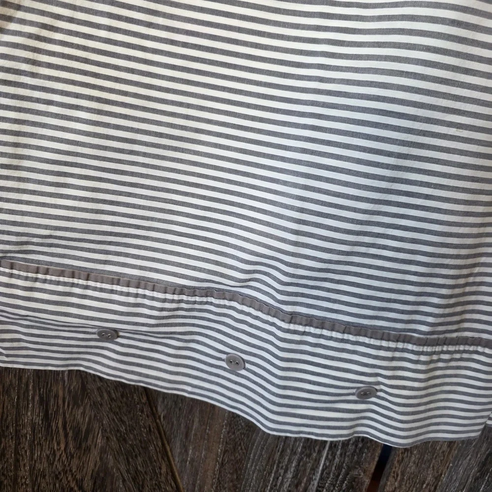 IKEA‎ Pillow Shams Gray & White Stripe Button Closure Pillowcases King Set of 2